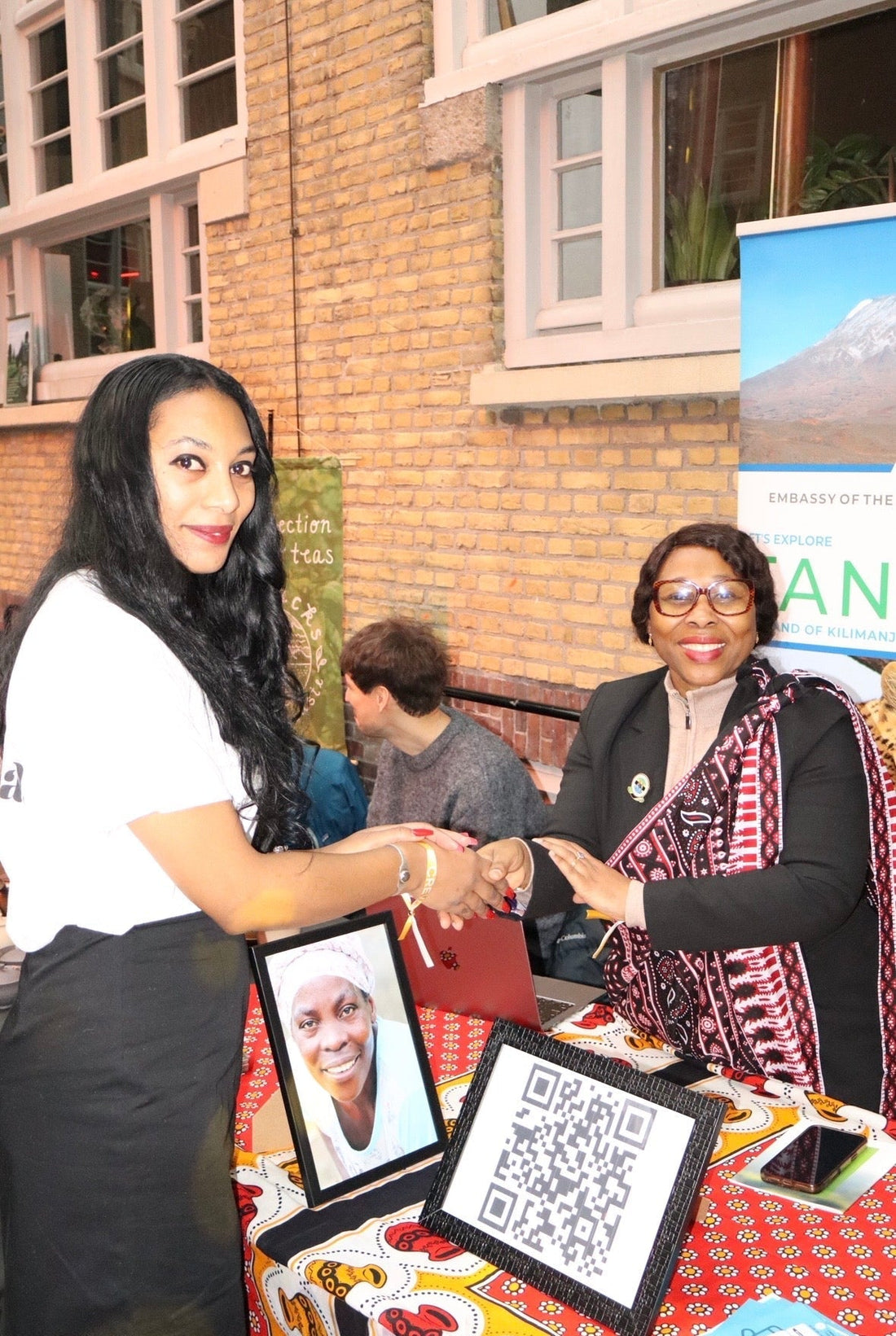 Comptoir BantuDesi Founder Meets the Ministry of Agriculture of Tanzania at the Amsterdam Tea Festival